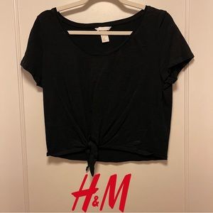 nwot H&M - tshirt with tie detail